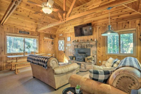 Cozy Cabin with Deck, 3 Mi to Big Trees State Park!
